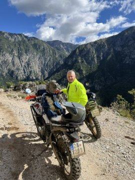 ZPĚT NA MÍSTĚ ČINU s PAVLEM