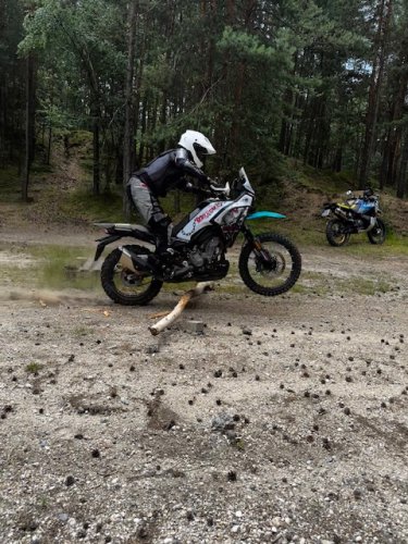 Individuální enduro kurz v terénu _Prvně v bahně